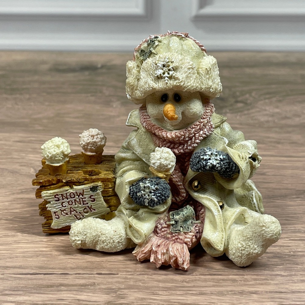 Boyds Bears & Friends Theodore Roosevelt Snowman Snow Cone Stand Figurine 1997